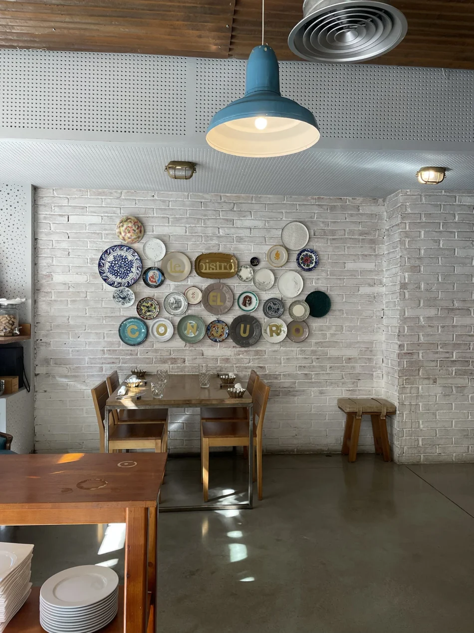 Le Bistró by El Conjuro 24